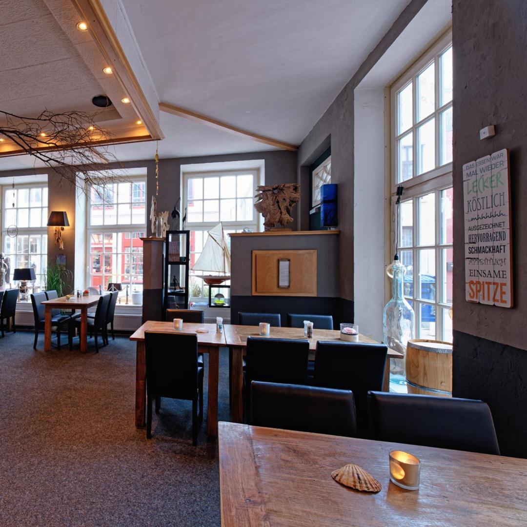 Готель Restaurant Haus Hamburg Лер Екстер'єр фото